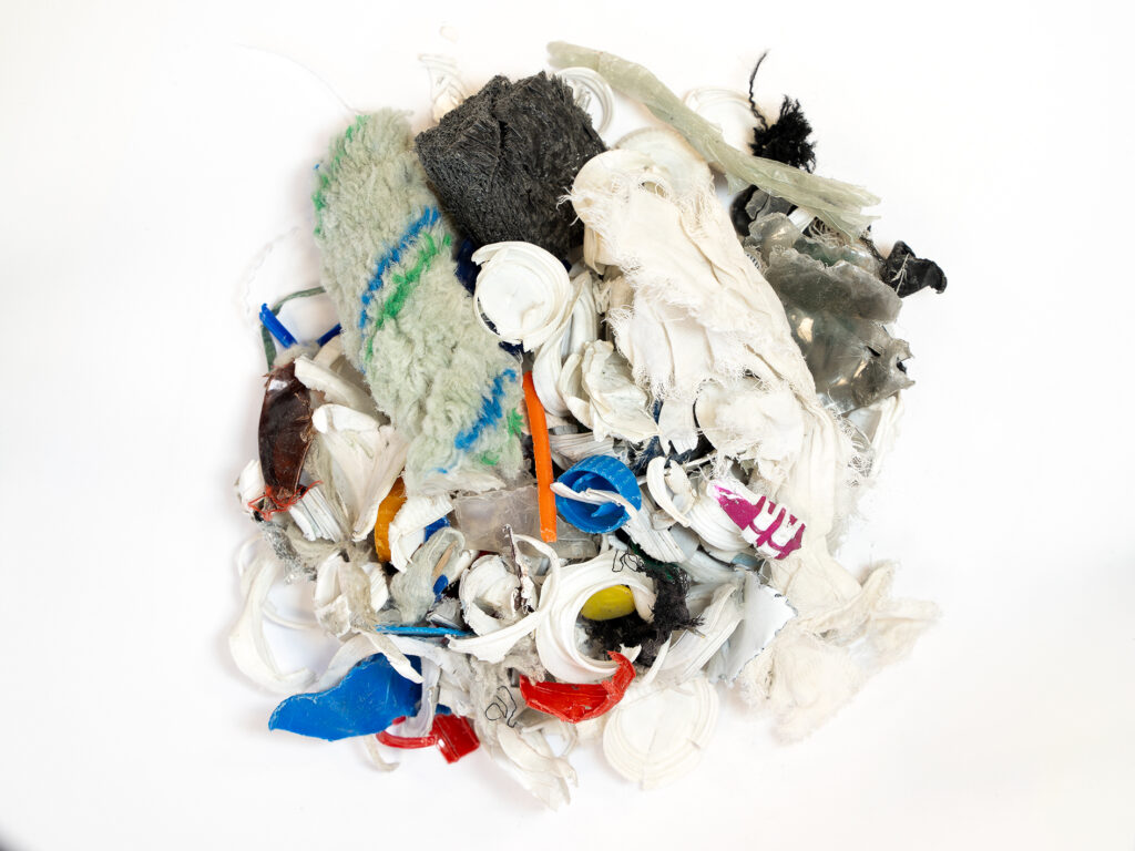 Ausgangsmaterial Siebung von Kunststoffdeckeln