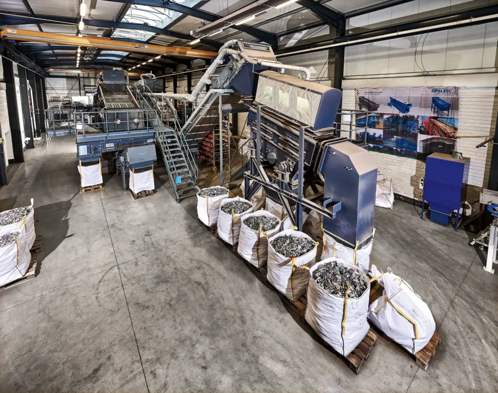El Centro de Pruebas de SPALECK ofrece a las empresas de reciclaje la posibilidad de optimizar el tratamiento de sus materiales mediante las cribas y los sistemas de transporte de SPALECK.
