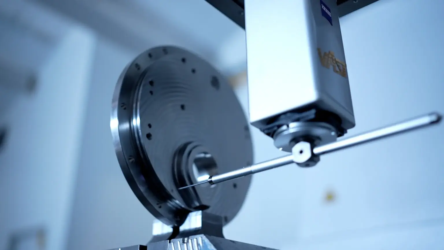 Imagen detallada de la medición en 3D de una pieza CNC en la empresa de fabricación por encargo SPALECK
