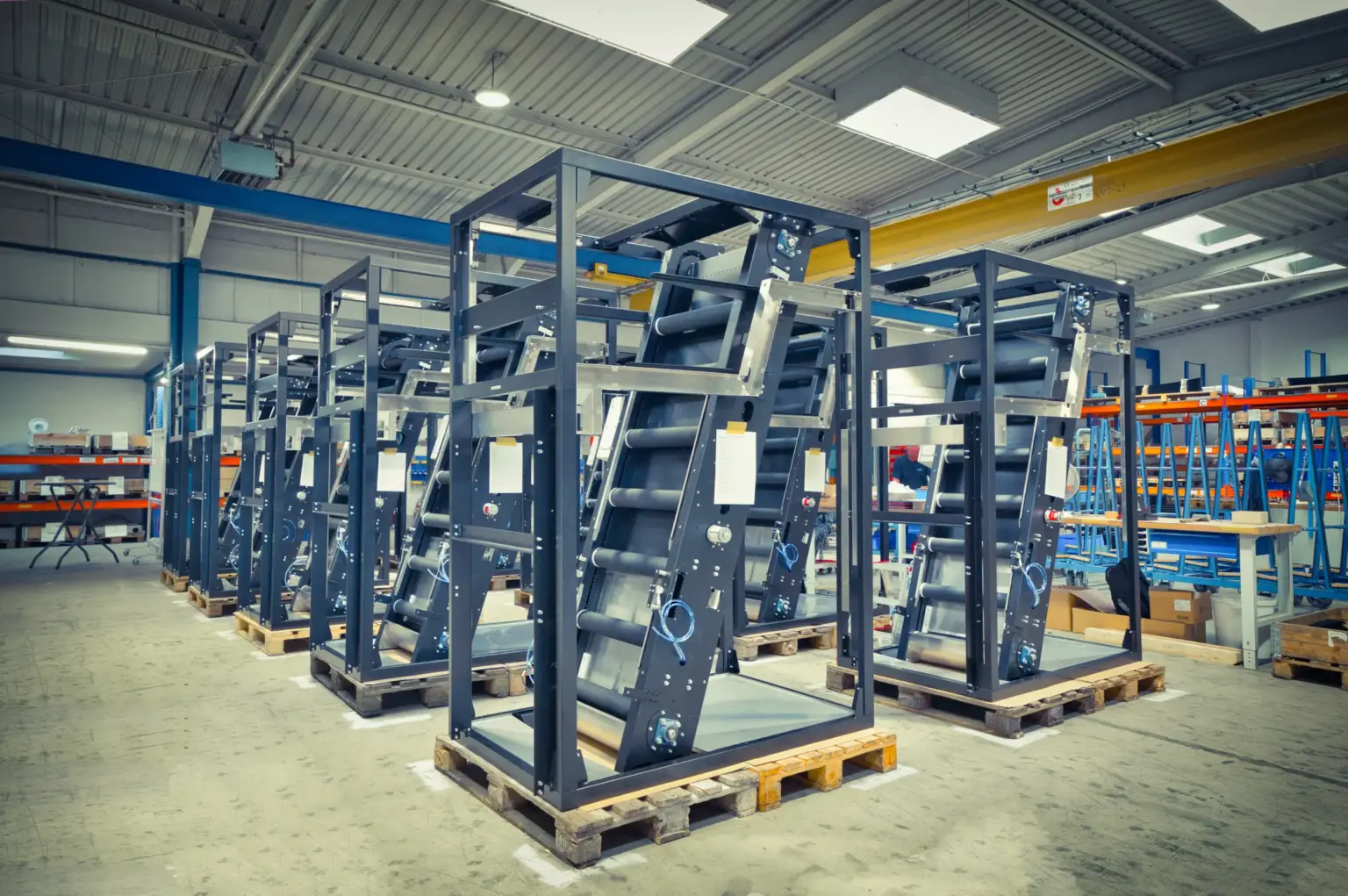 Montaje de conjuntos, desde piezas individuales hasta la producción en serie, en la empresa de fabricación por encargo SPALECK