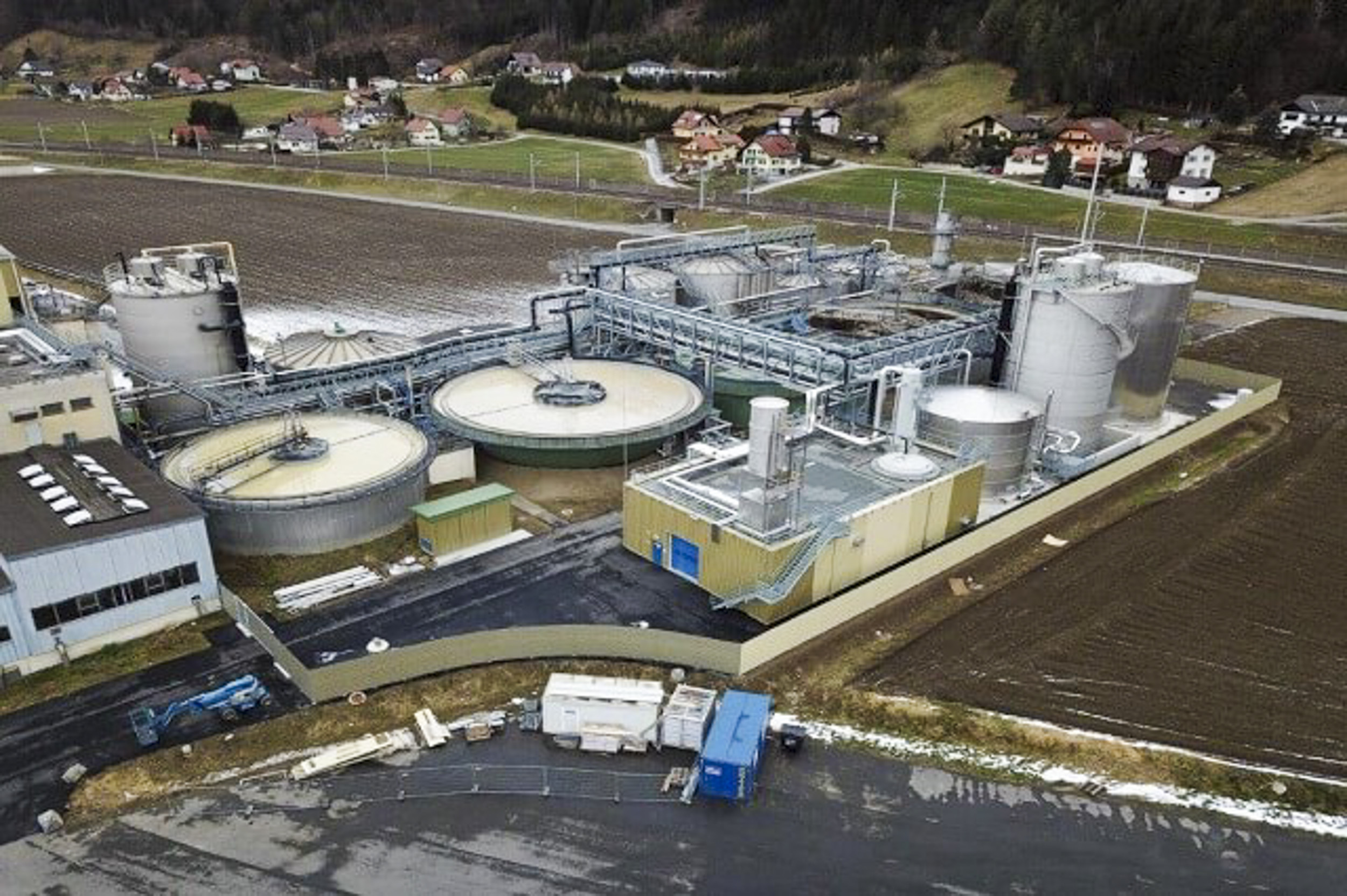 Planta de tratamiento de aguas aeróbica en un polígono industrial
