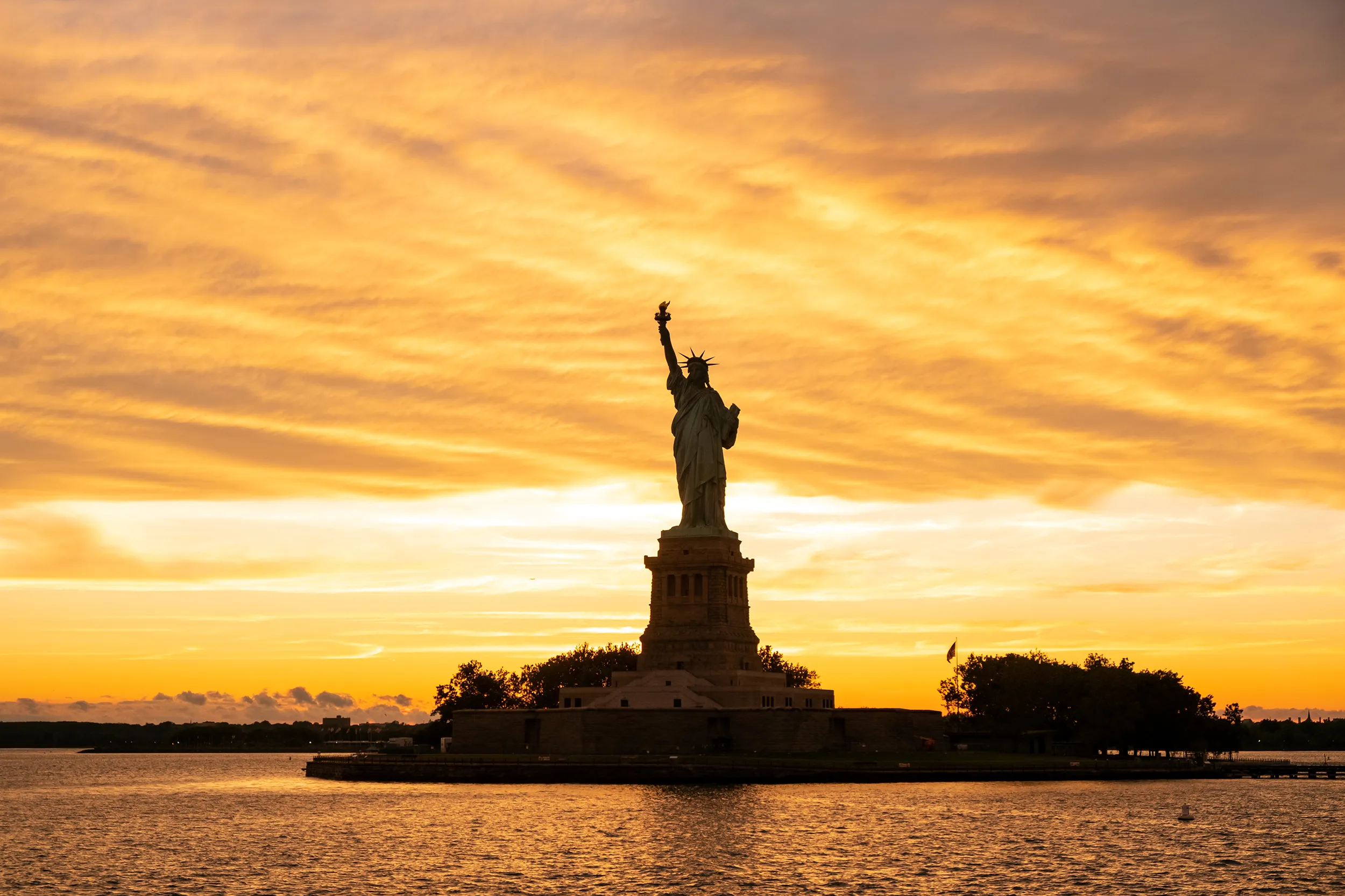 Freiheitsstatue New York beim Sonnenaufgang